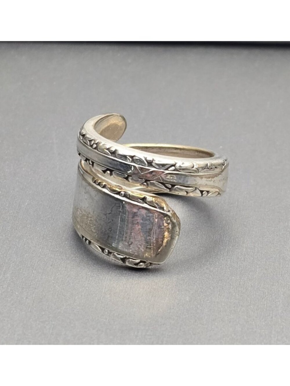 Vintage Oneida Silver Spoon Ring Size 6 Romford Floral Bypass Band 1939 - Picture 10 of 10